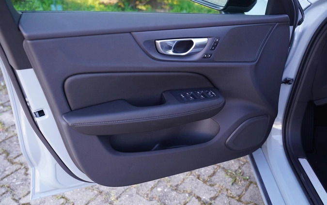 Volvo V60 cena 222967 przebieg: 1, rok produkcji 2023 z Chojnice małe 352